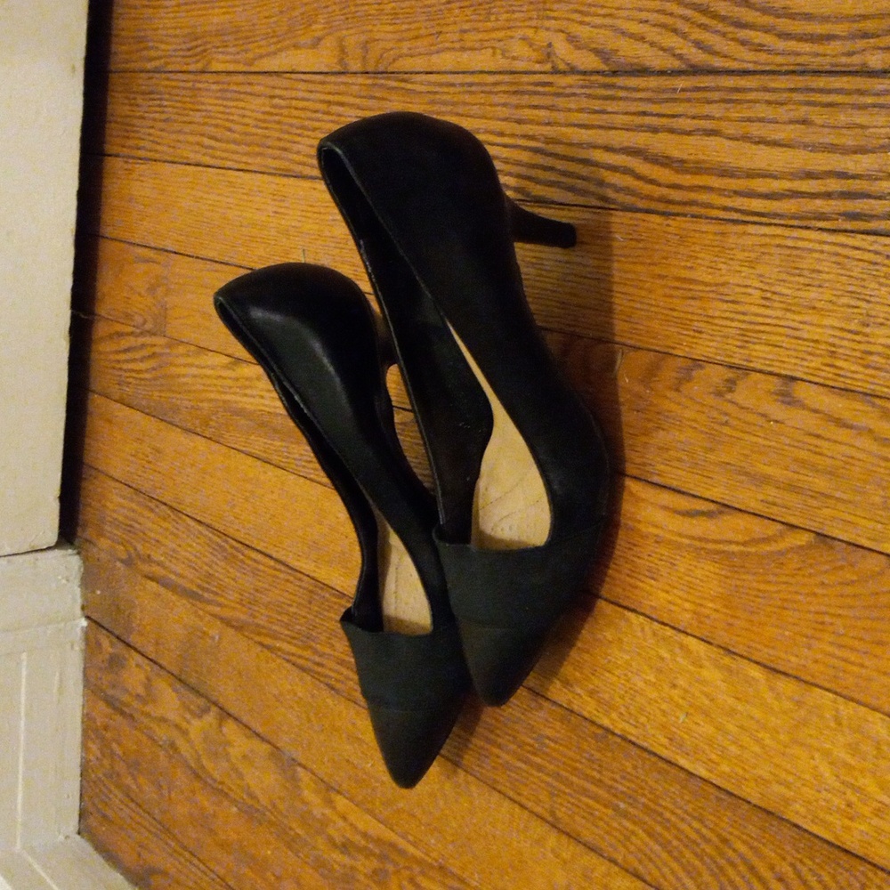 Ellen Tracy Leather Heels
